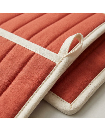 Novoa Oven Mitt and Pot Holder Set of 4 Burnt Coral - Detail view